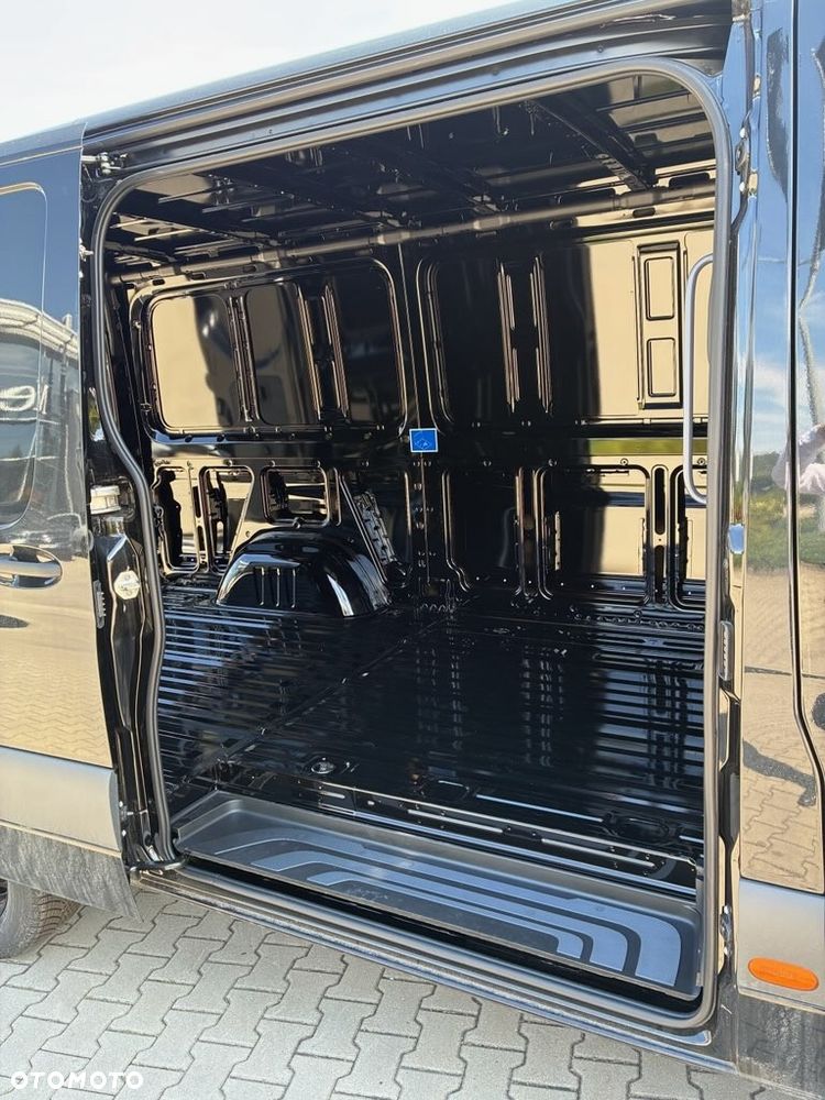 Mercedes-Benz SPRINTER 317 CDI FURGON PRO L2H1 - 17