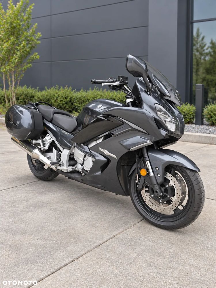 Yamaha FJR - 2