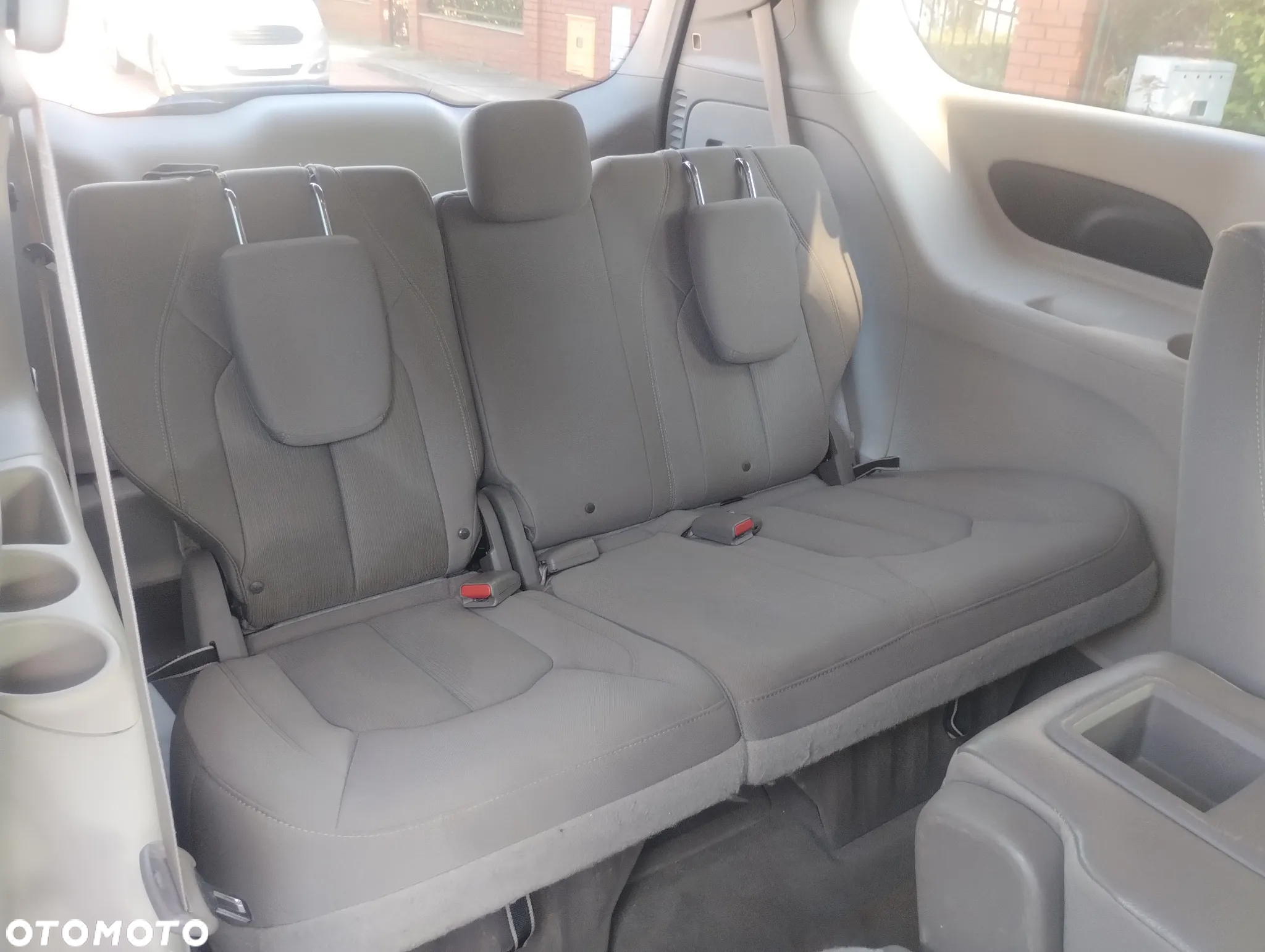 Chrysler Pacifica - 11