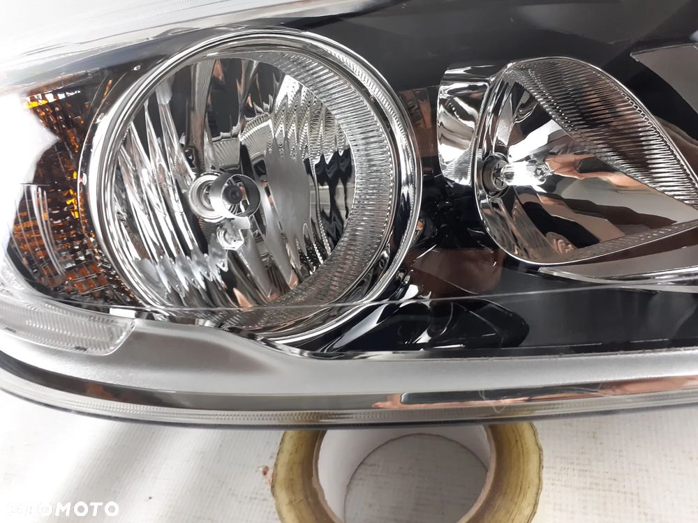 Lampa prawa Volvo S60 V60 Zwykła. H7 H9. 13-18 r. - 4