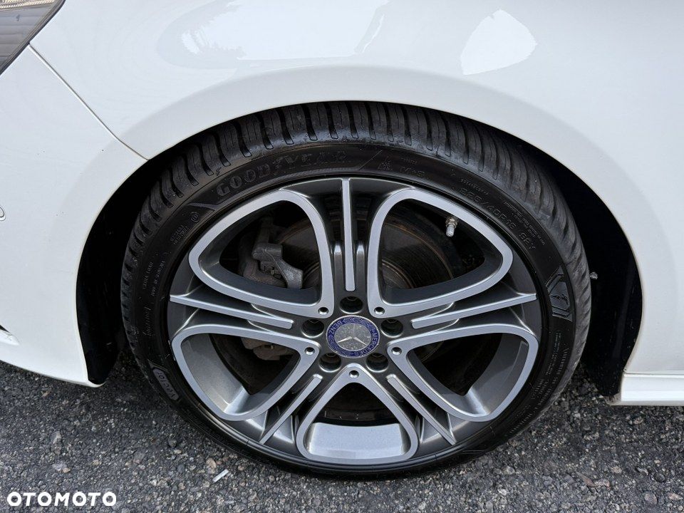 Mercedes-Benz CLA 180 AMG Line - 15