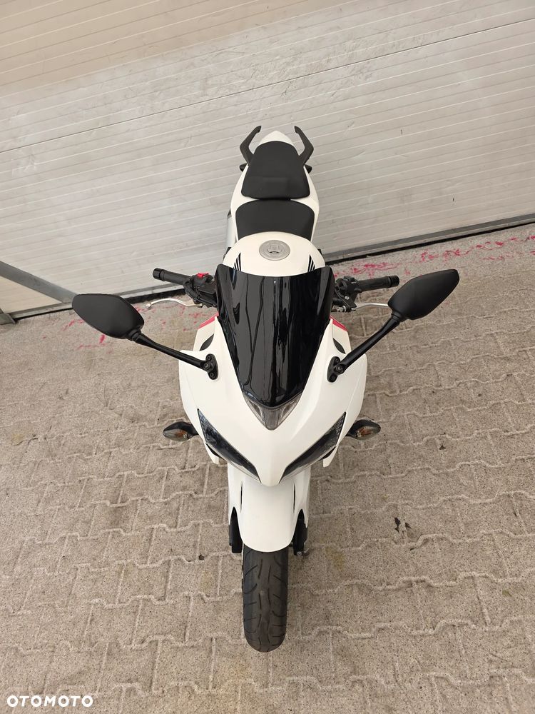 Honda CBR - 19