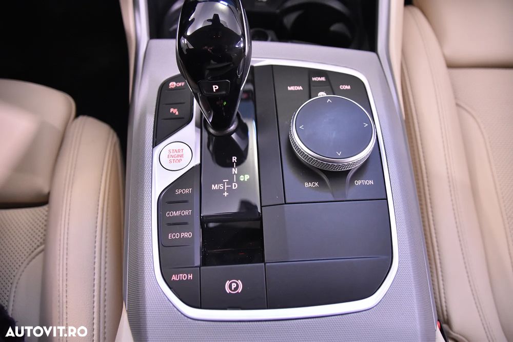 BMW Seria 3 318d Aut. - 17