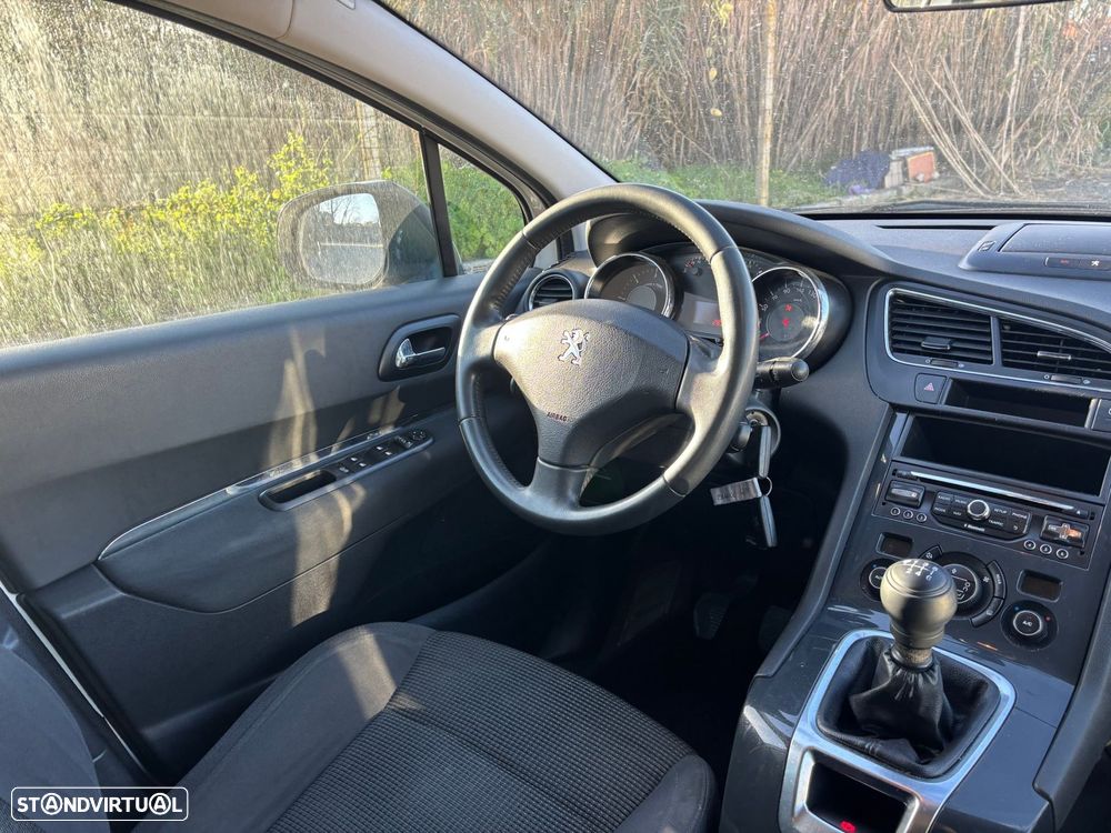 Peugeot 5008 1.6 HDi 7L Allure - 15