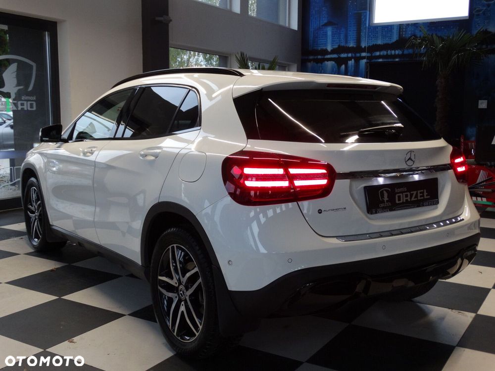 Mercedes-Benz GLA - 3