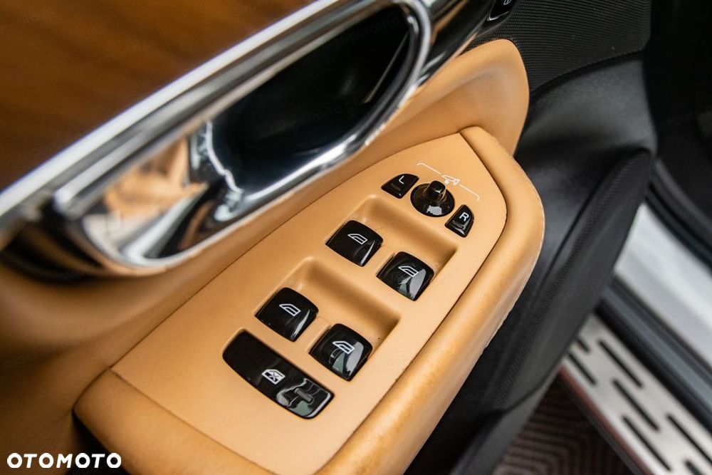 Volvo XC 90 - 12