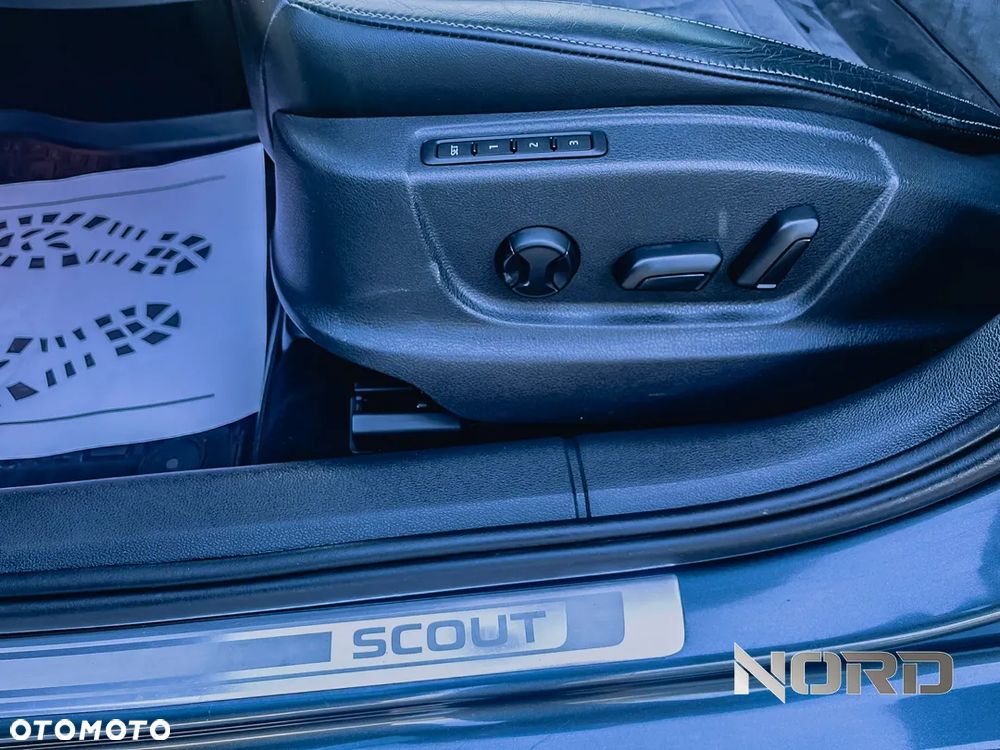 Skoda Octavia Combi 2.0 TDI 4x4 DSG Scout - 19