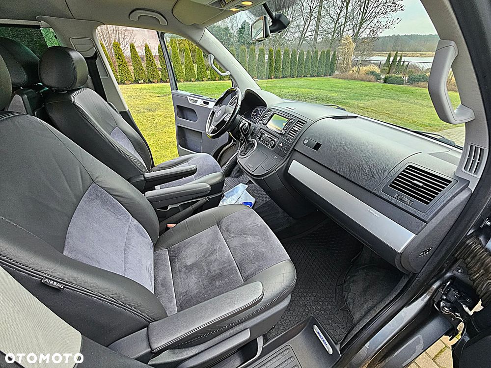 Volkswagen Multivan - 31