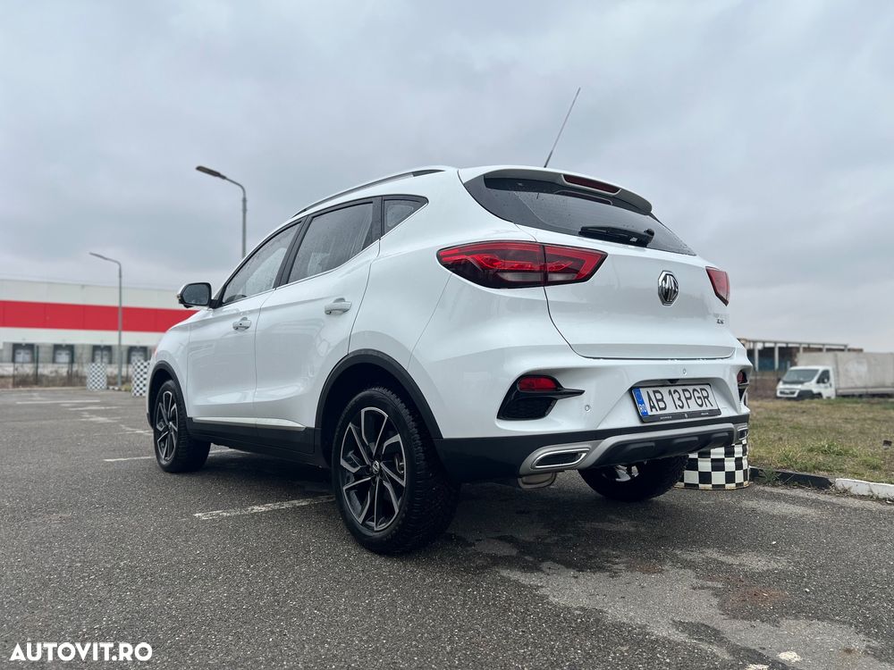 MG ZS - 3