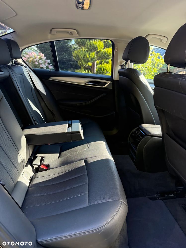 BMW Seria 5 518d - 18