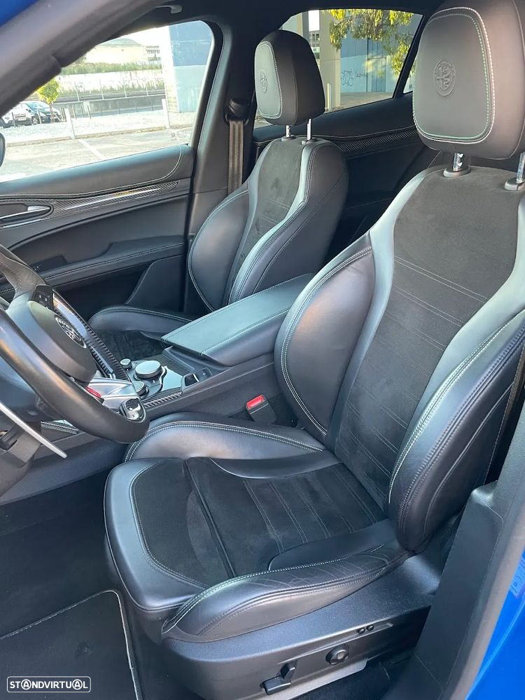 Alfa Romeo Stelvio V6 2.9 Bi-Turbo AT8-Q4 Quadrifoglio - 13