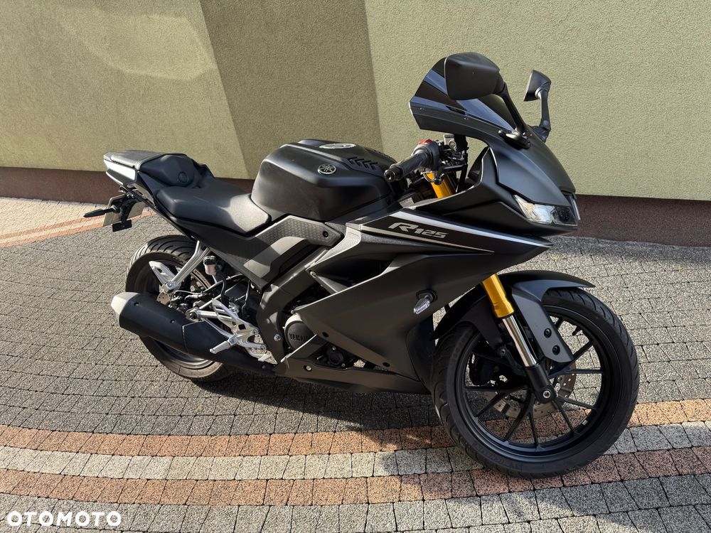 Yamaha YZF - 1