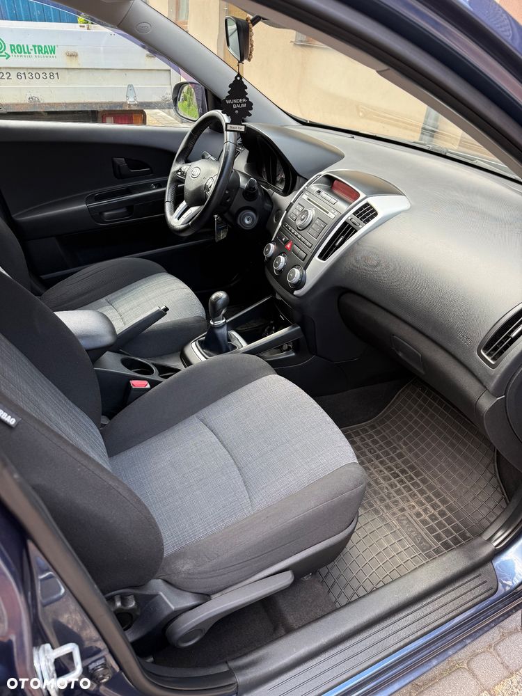 Kia Ceed - 9