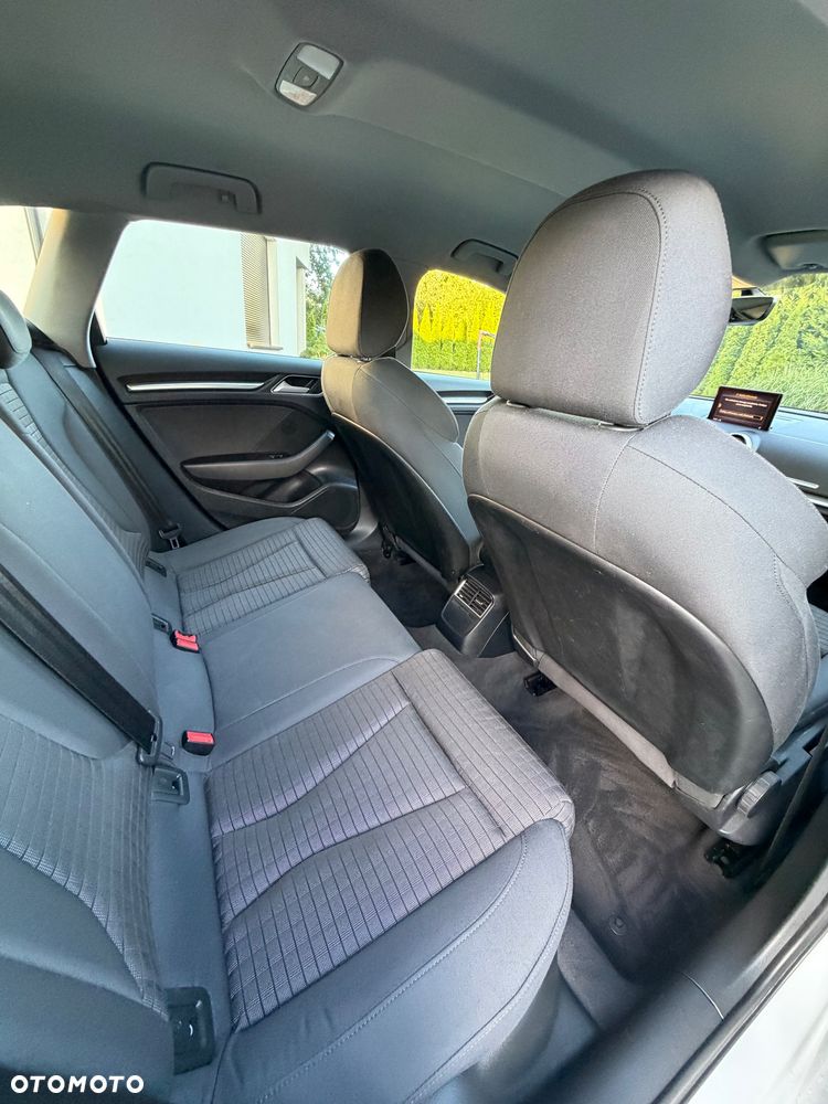 Audi A3 Sportback 1.6 TDI S tronic design - 12