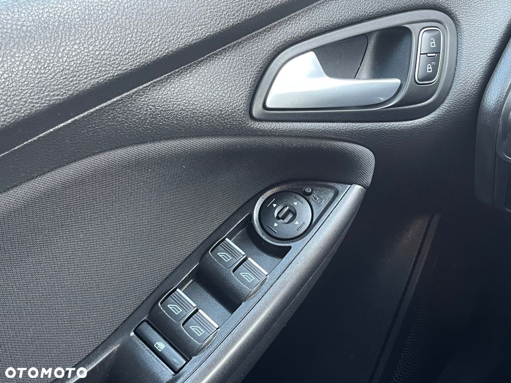 Ford Focus 1.0 EcoBoost Trend - 22