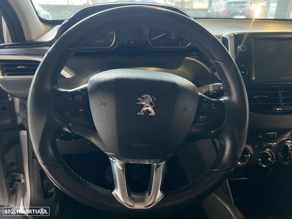 Peugeot 208 1.2 PureTech Style - 27