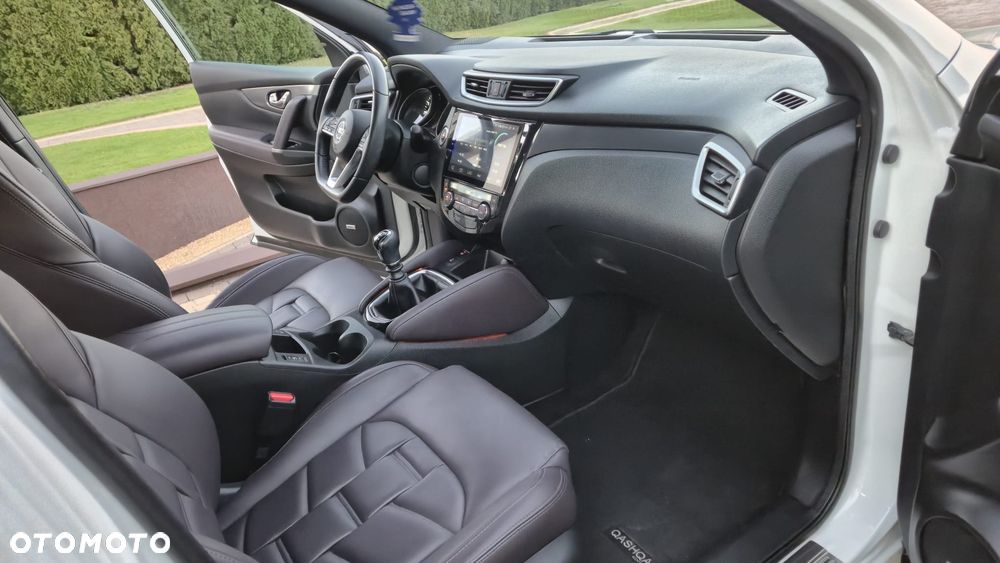 Nissan Qashqai 1.6 DIG-T Tekna+ - 29