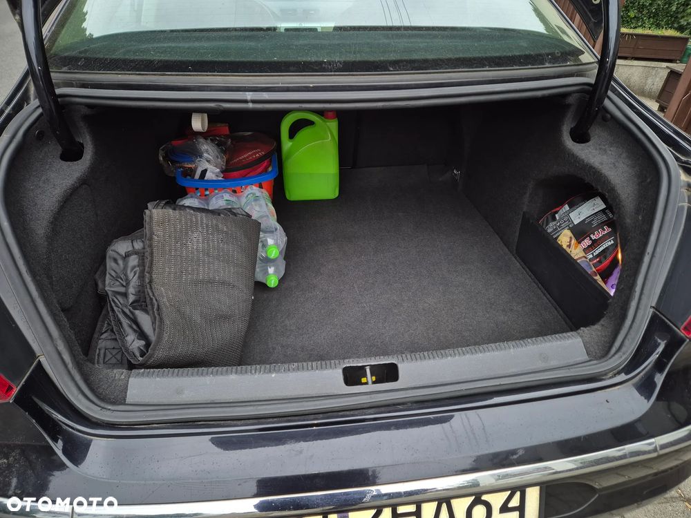 Volkswagen Passat - 10