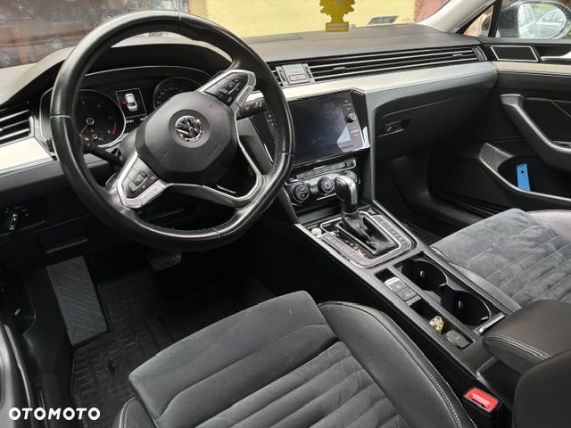 Volkswagen Passat 2.0 TDI Elegance DSG - 3