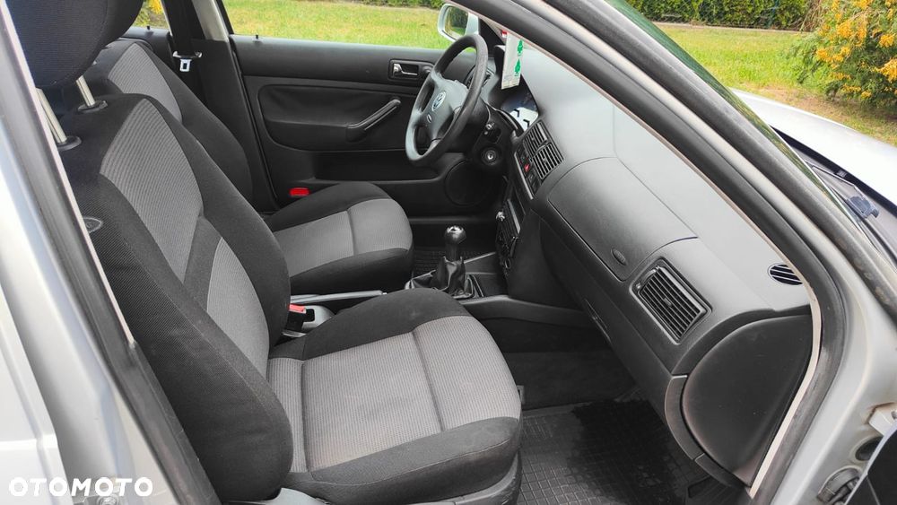 Volkswagen Golf - 19