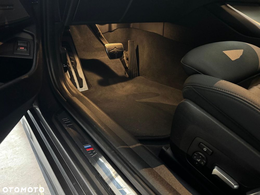 BMW Seria 3 330i xDrive M Sport - 18