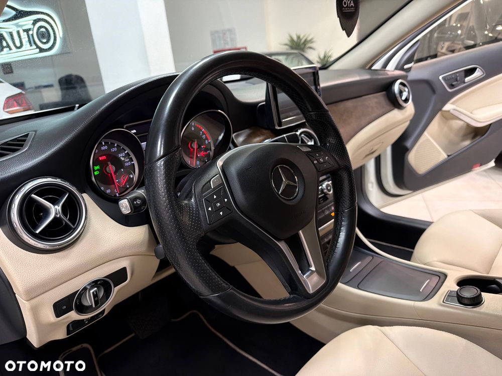 Mercedes-Benz GLA 250 7G-DCT SCORE - 39