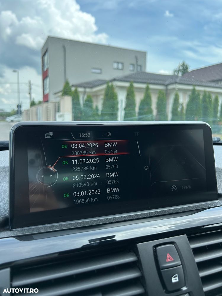 BMW Seria 3 318d Aut. Sport Line - 15