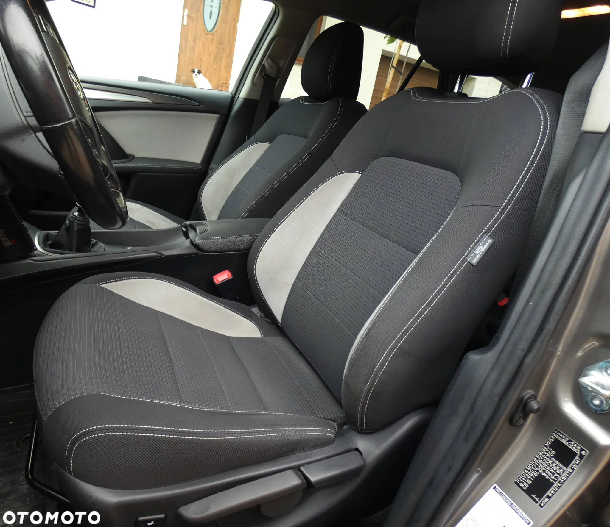 Toyota Avensis 2.0 D-4D Premium - 8