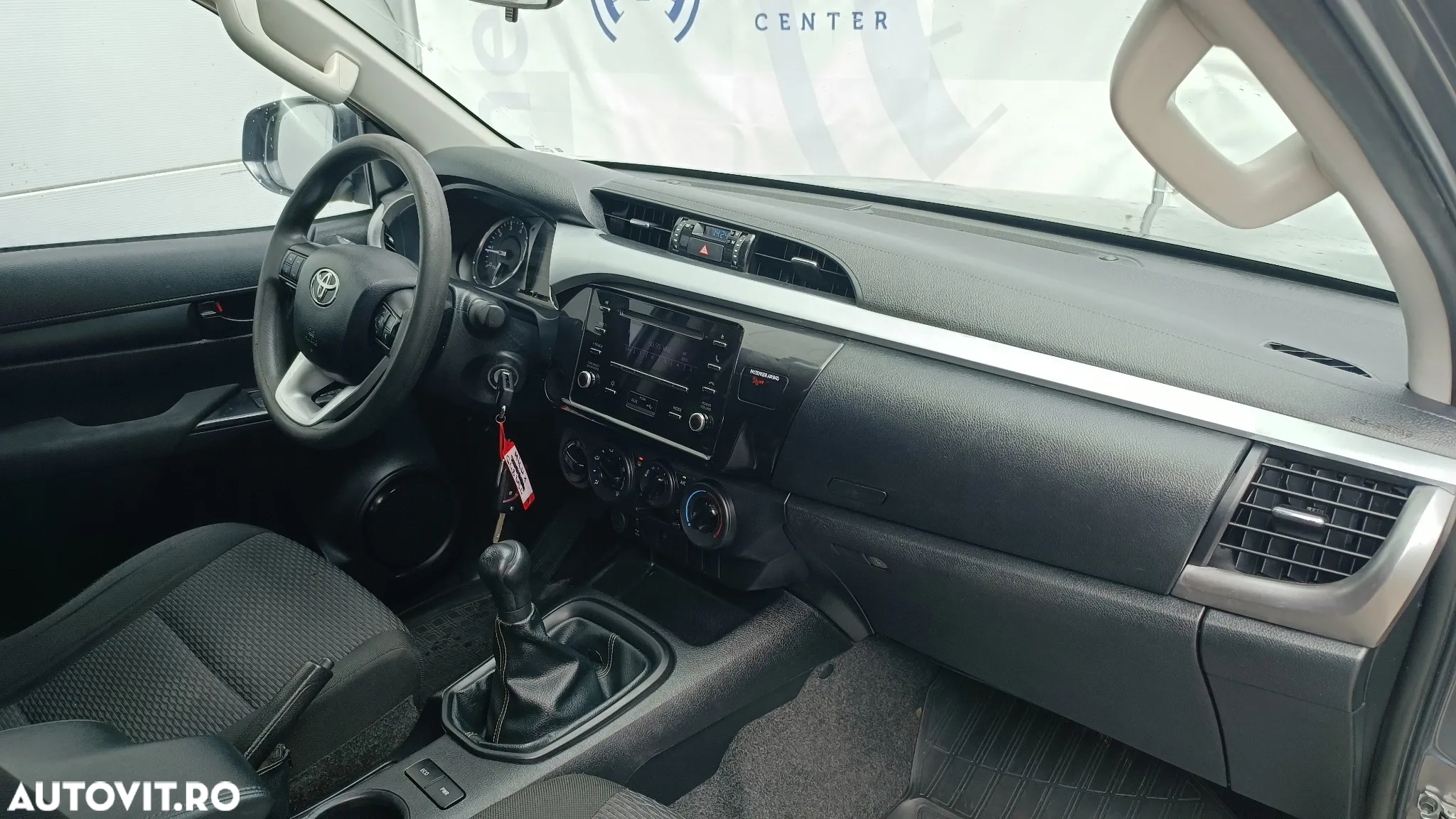 Toyota Hilux 2.4D 150CP 4x4 Double Cab 6MT Comfort - 17