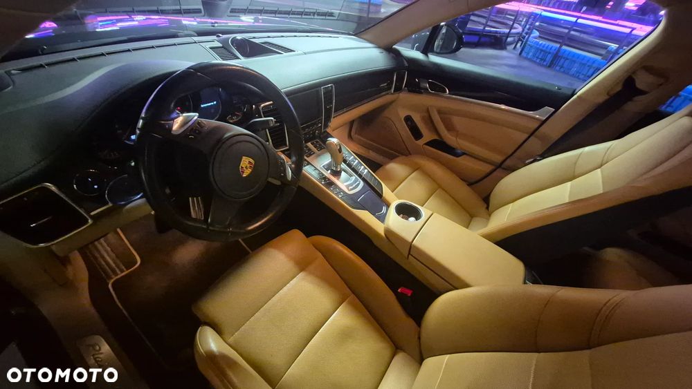 Porsche Panamera - 10