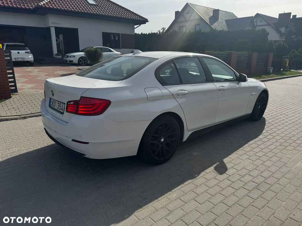 BMW Seria 5 523i - 3