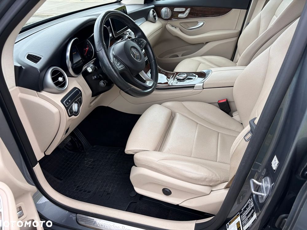 Mercedes-Benz GLC 300 4Matic 9G-TRONIC AMG Line - 9