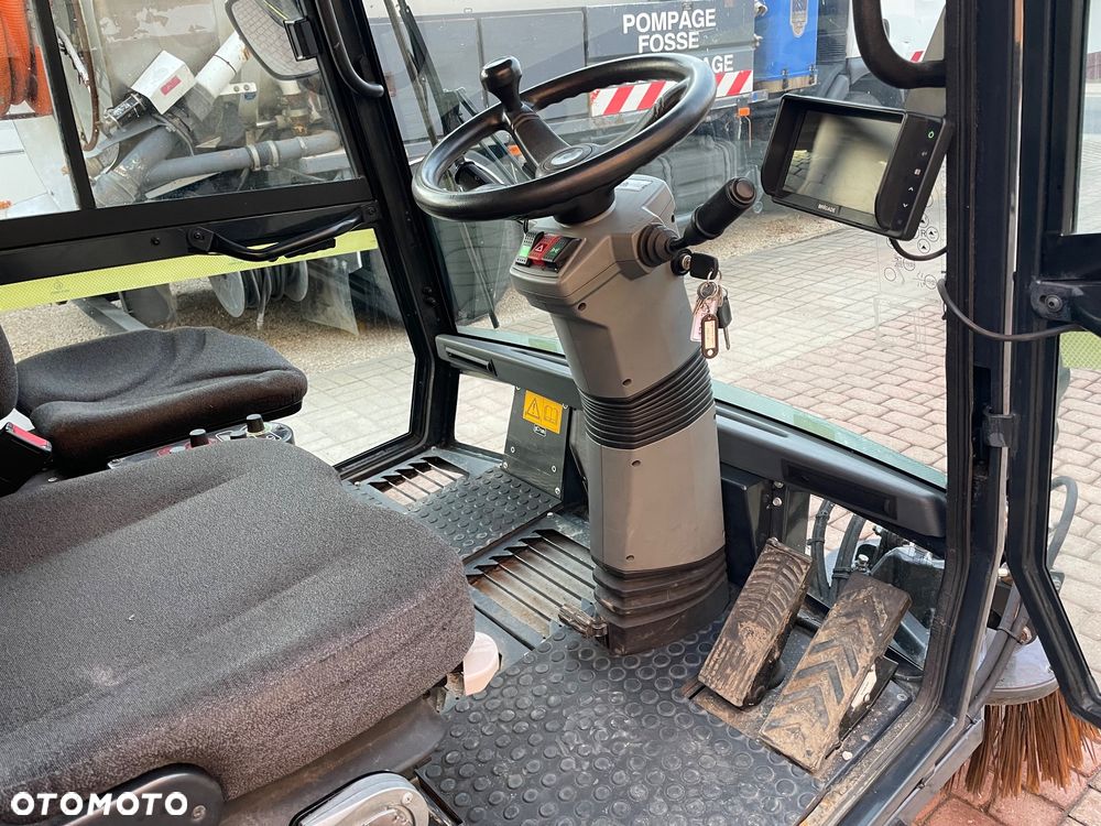 Schmidt Swingo Compact CS 256   200 + Zamiatarka drogowa  zamiatarka chodnikowa uliczna  Swingo 200 +    Super stan 2019 rok - 25
