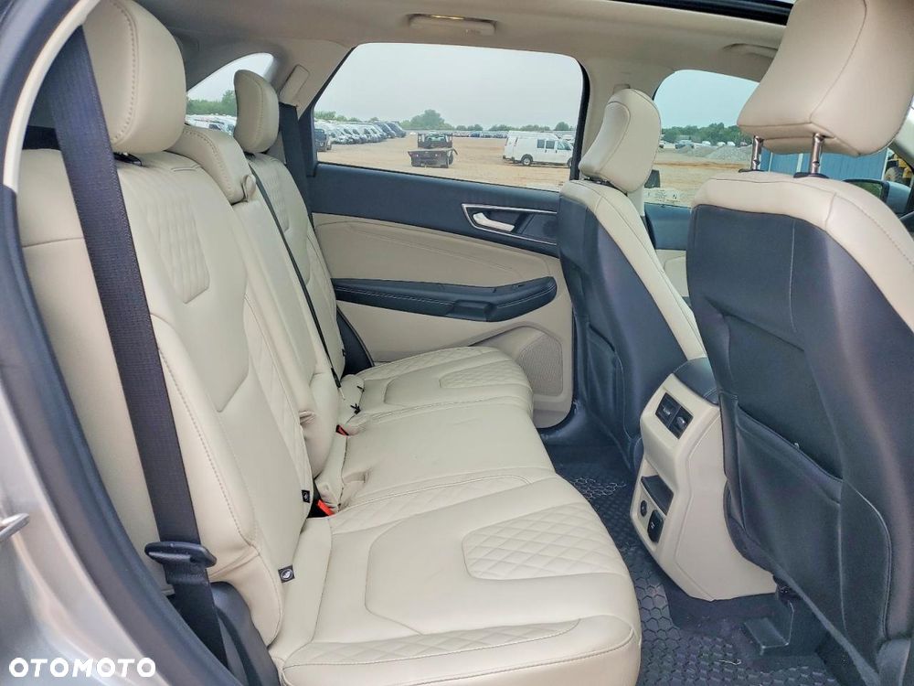 Ford Edge - 8