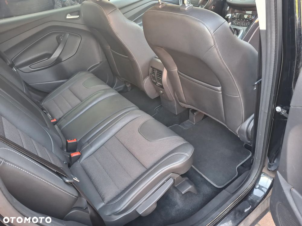 Ford Kuga 1.5 EcoBoost 2x4 Titanium - 8