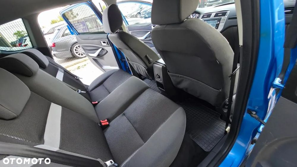 Ford Kuga - 26