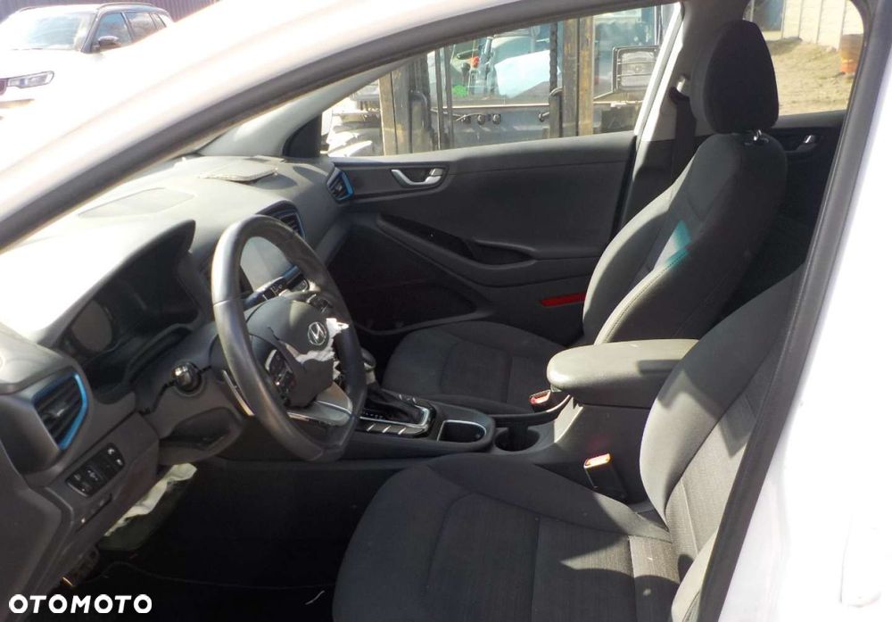 Hyundai IONIQ - 28