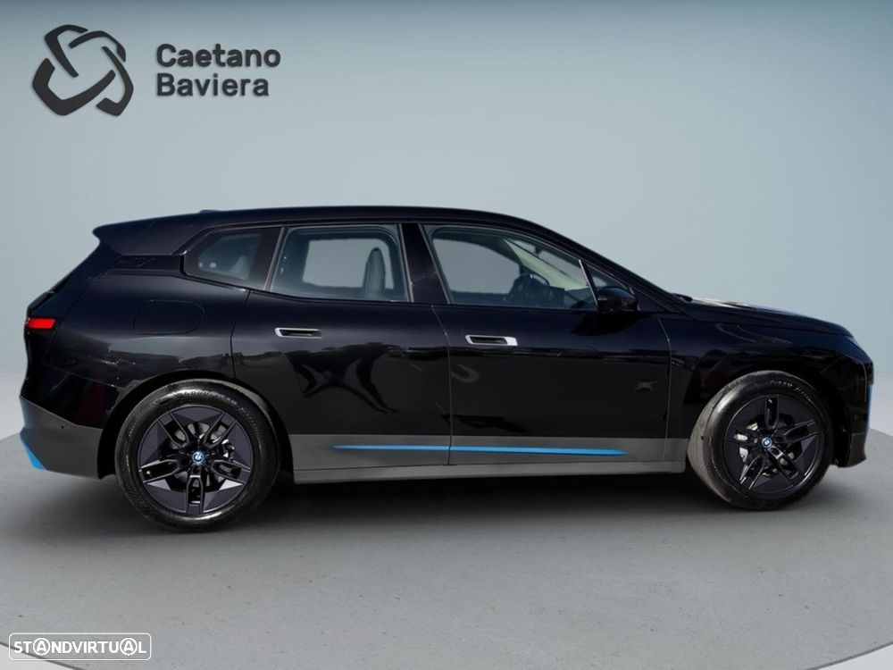 BMW iX xDrive 40 - 8
