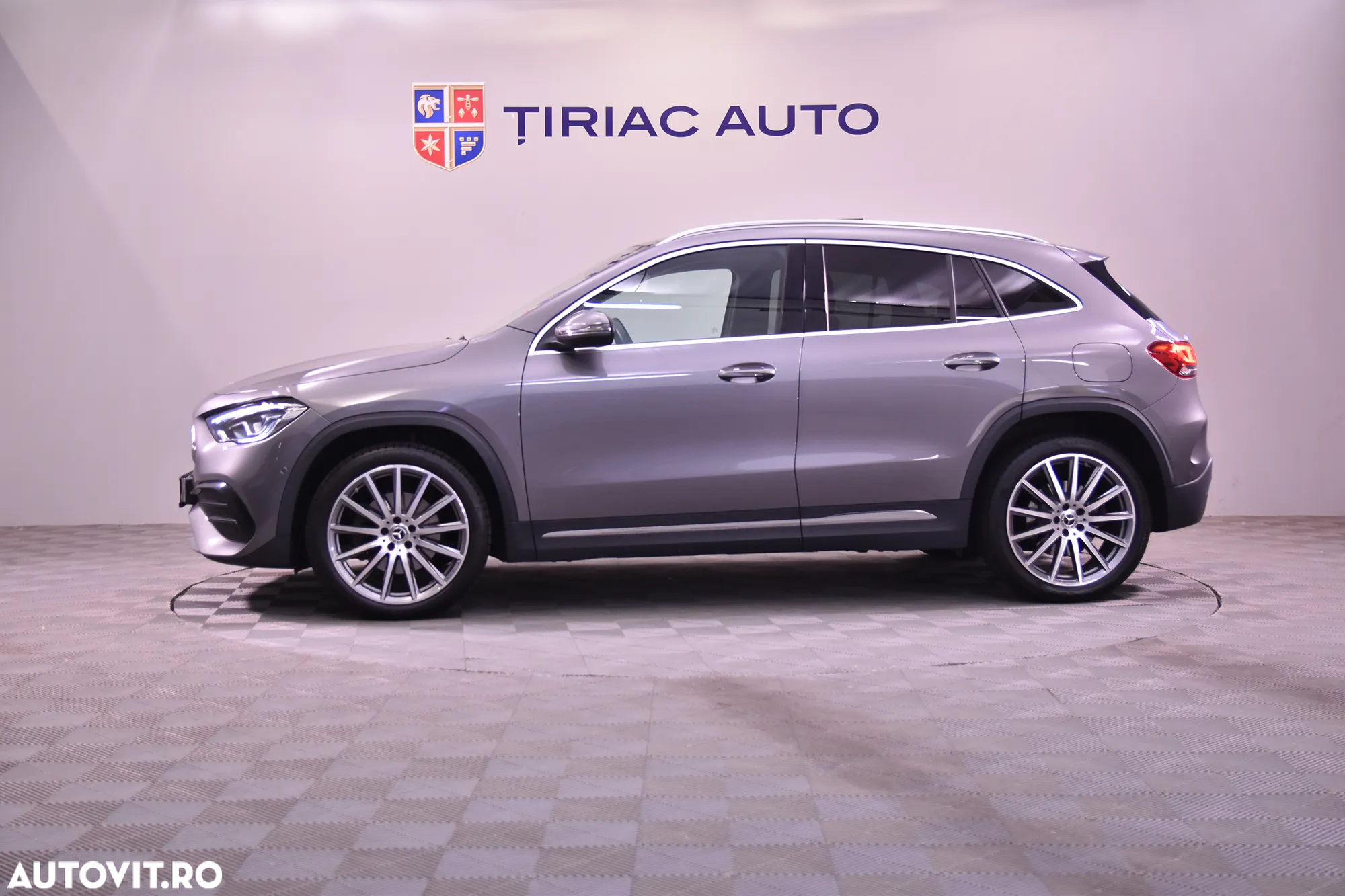 Mercedes-Benz GLA - 2