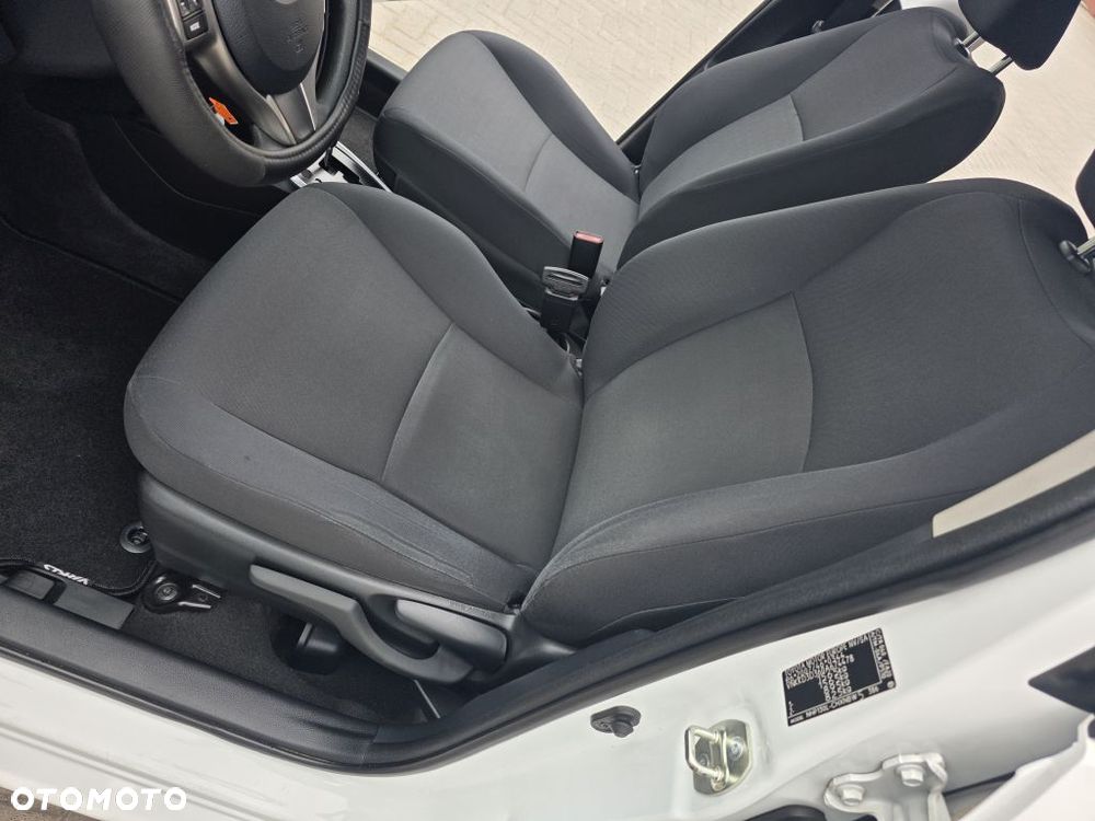 Toyota Yaris Hybrid 100 Active - 12