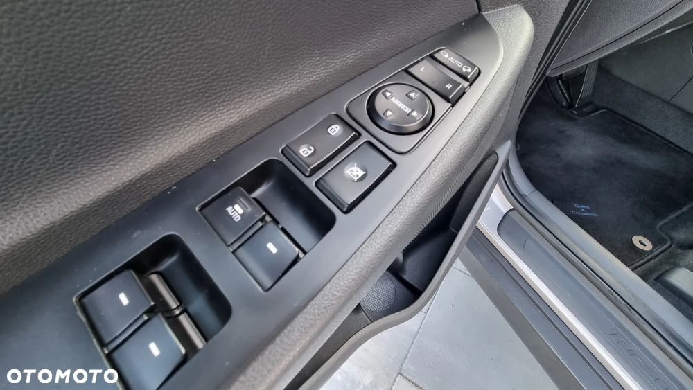 Hyundai Tucson 2.0 CRDi 4WD Automatik Intro Edition - 15