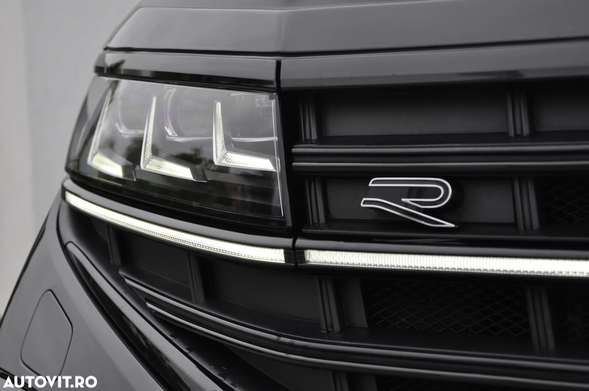 Volkswagen Touareg V6 TDI 4MOTION R-Line - 12
