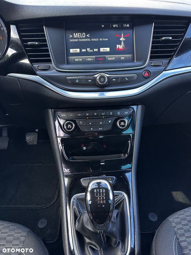 Opel Astra 1.4 Turbo Business - 33