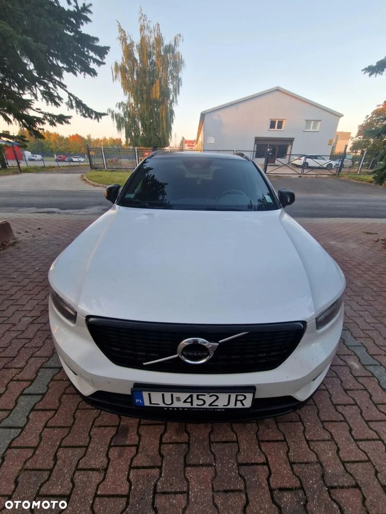 Volvo XC 40 D4 AWD R-Design - 3