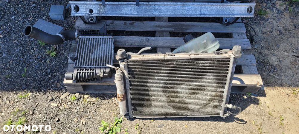Renault Clio III lift 09-12 1.2 turbo Pas przedni chlodnica intercooler - 4