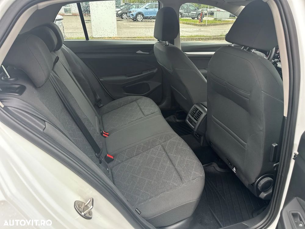 Volkswagen Golf 1.5 eTSI ACT DSG MHEV Style - 13