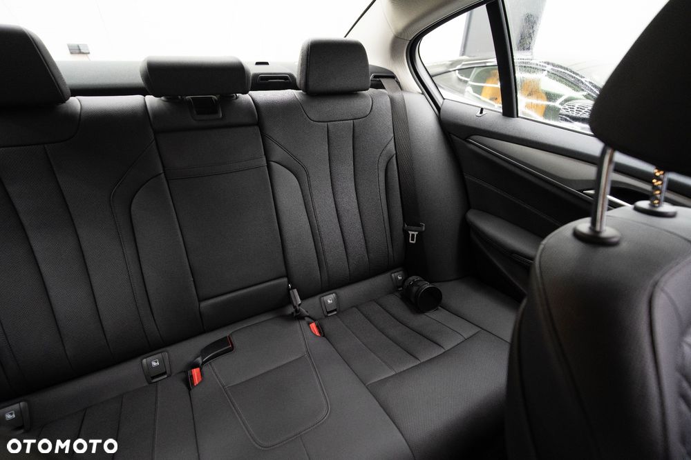 BMW Seria 5 520d mHEV Business Edition - 32
