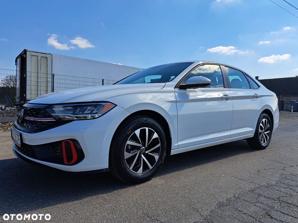 Volkswagen Jetta - 1