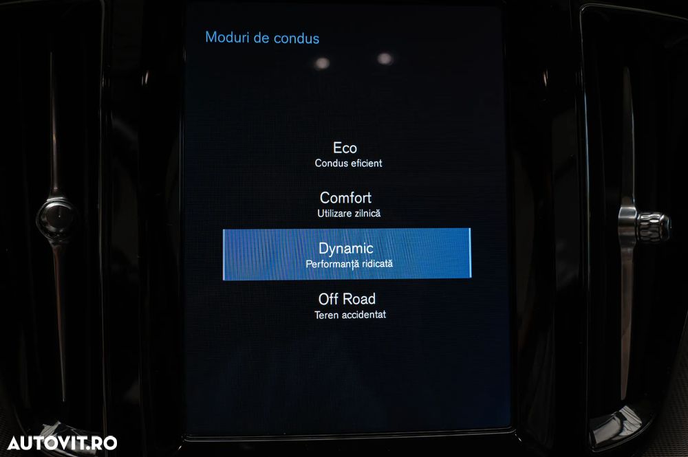 Volvo XC 60 D5 AWD Geartronic RDesign - 19