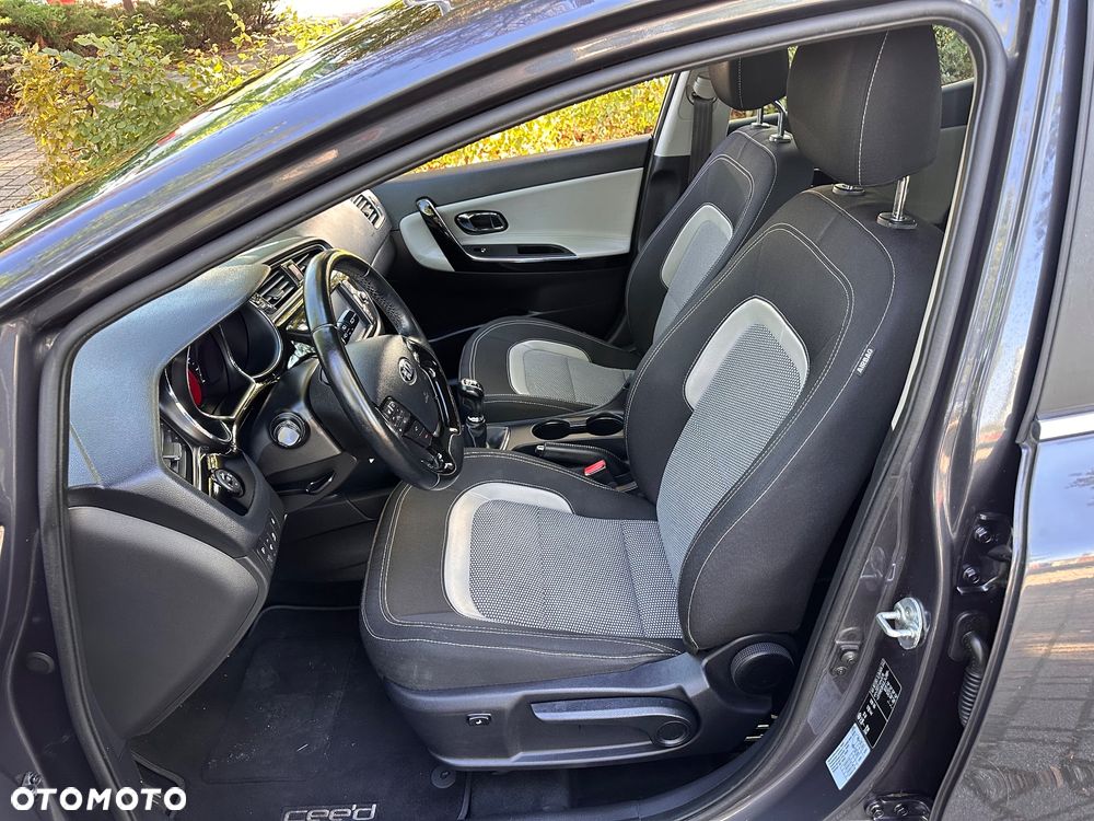 Kia Ceed - 9